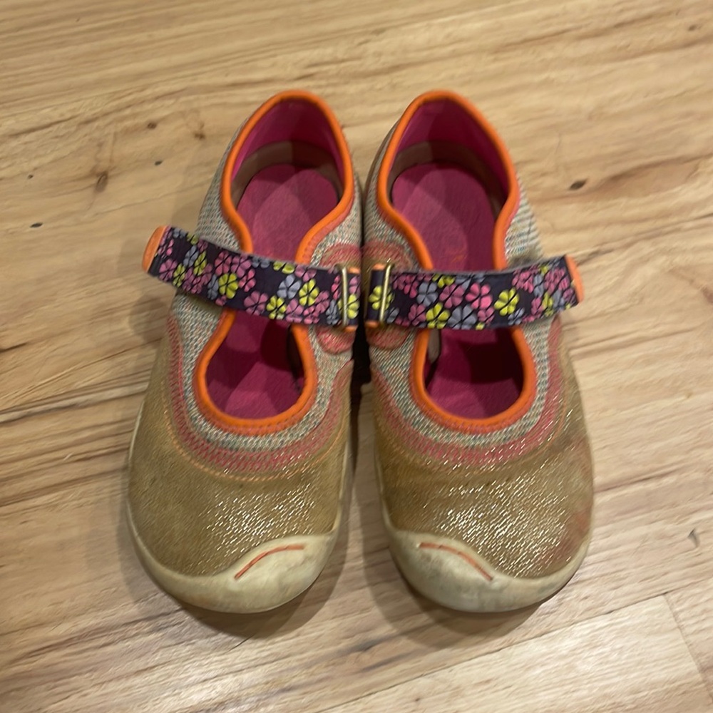 Plae shoes